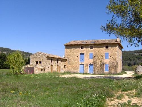 Mas en Provence, sur 18 hectares proche Luberon